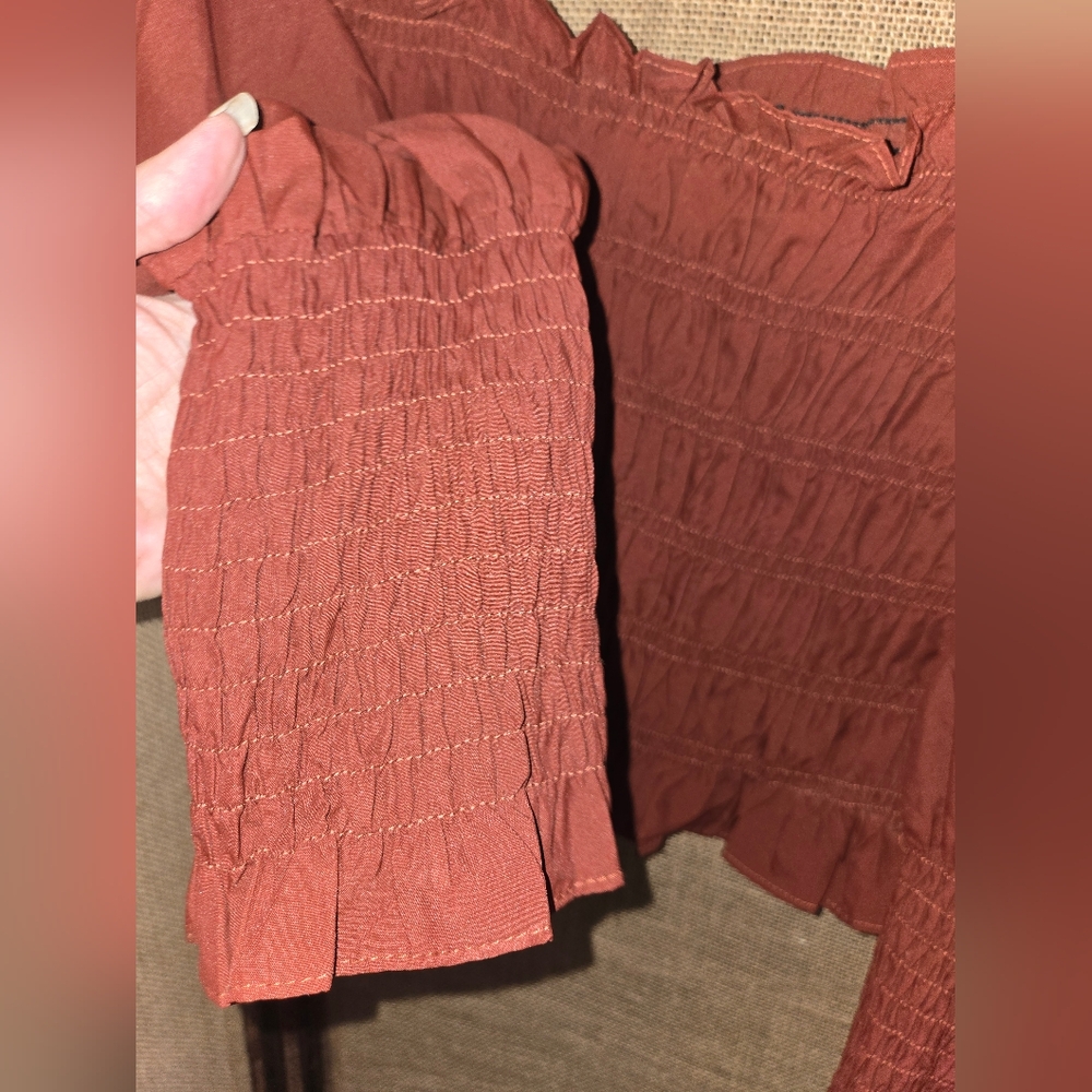 NWOT Women's Milk & Honey Rust Smocked Top Size Large - Picture 2 of 11
